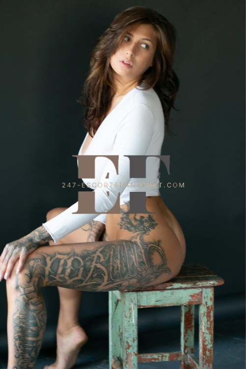 Jutte Tattoos Escort in Frankfurt