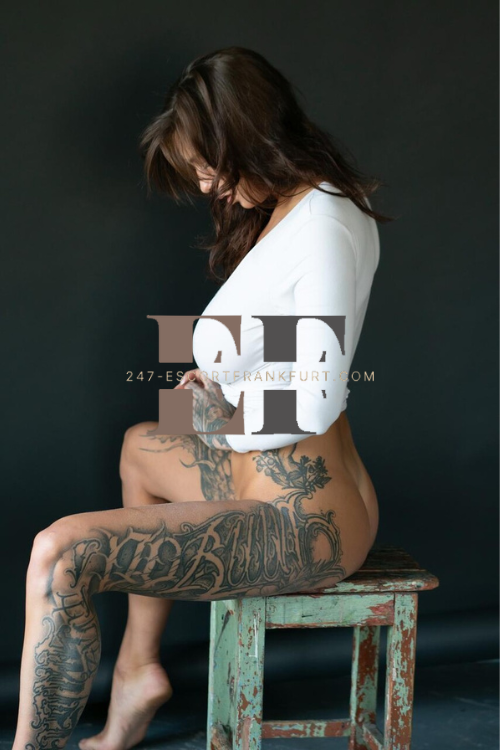 Jutte Tattoos Escort in Frankfurt